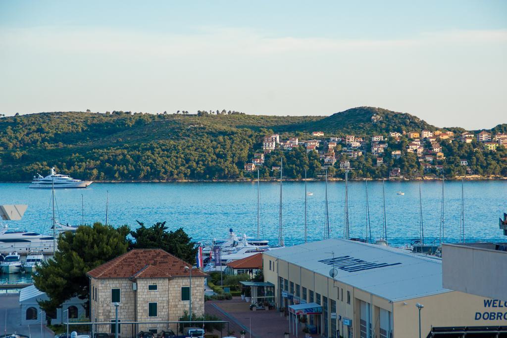 Apartments Barba Trogir Luaran gambar
